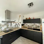 Bright Duplex- Terrace-brison-saint-innocent Apartment Brison-Saint-Innocent