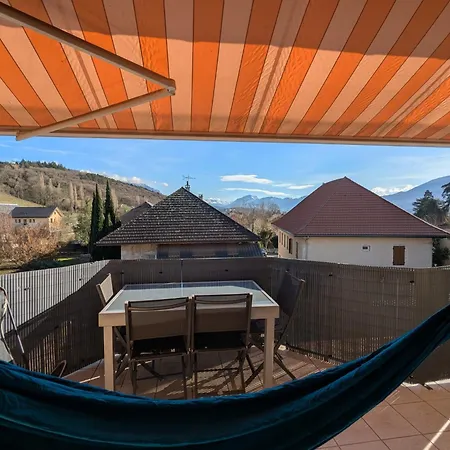 شقة Bright Duplex- Terrace-brison-saint-innocent