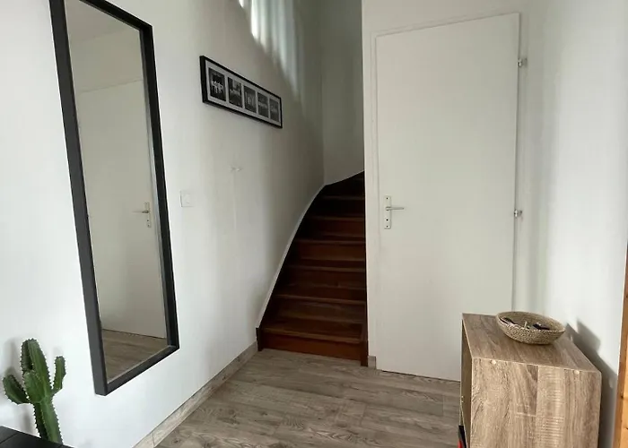 شقة Bright Duplex- Terrace-brison-saint-innocent