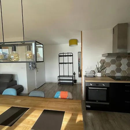 Bright Duplex- Terrace-brison-saint-innocent Apartamento *