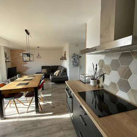 Bright Duplex- Terrace-brison-saint-innocent Apartamento