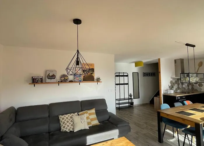 Bright Duplex- Terrace-brison-saint-innocent Appartement *