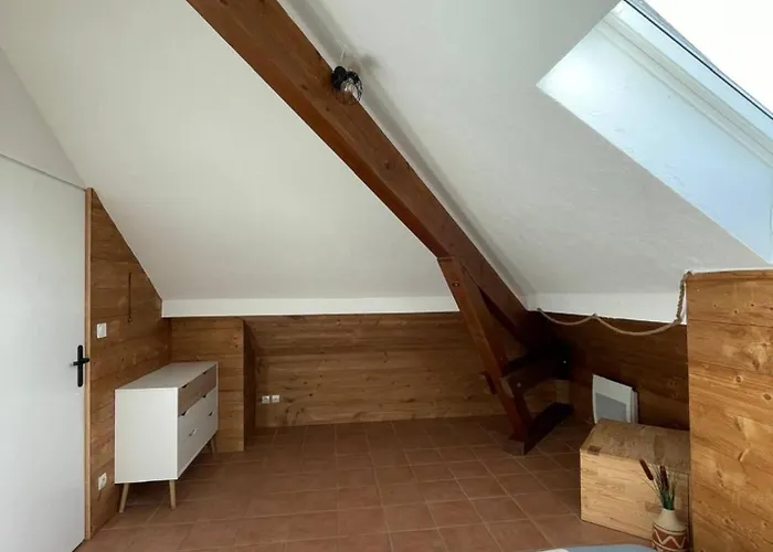 Bright Duplex- Terrace-brison-saint-innocent Appartement *