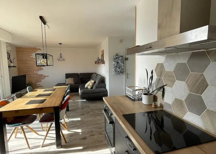 Bright Duplex- Terrace-brison-saint-innocent Appartement